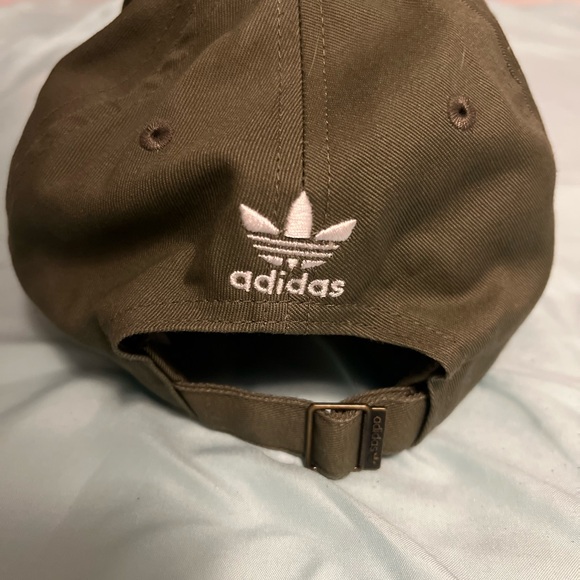 Adidas hat used twice - Picture 2 of 4
